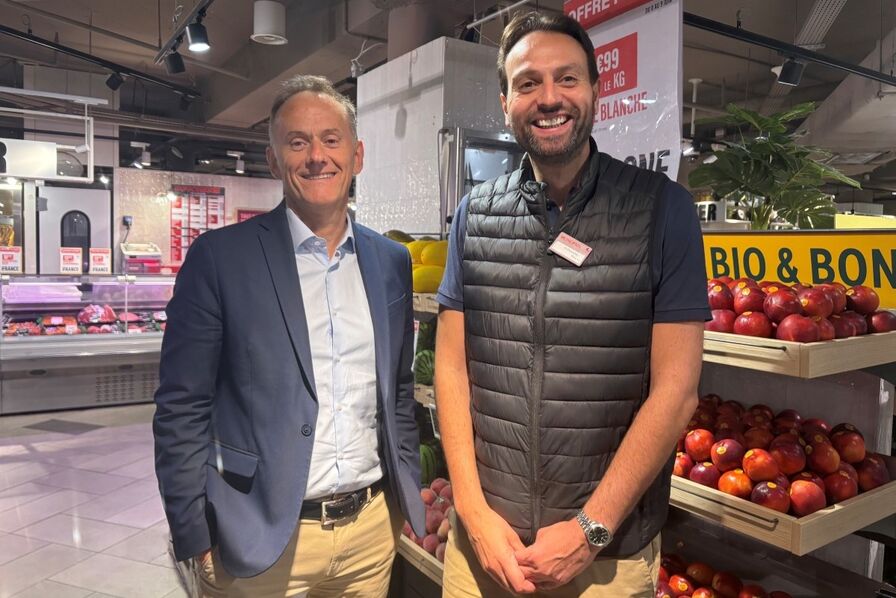 Grande distribution : chez Monoprix, les futurs directeurs de magasin retournent à l'école avant de prendre les commandes