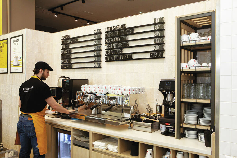 Monoprix parie sur ses baristas et ses vendeurs spécialisés pour développer le concept de La Cantine