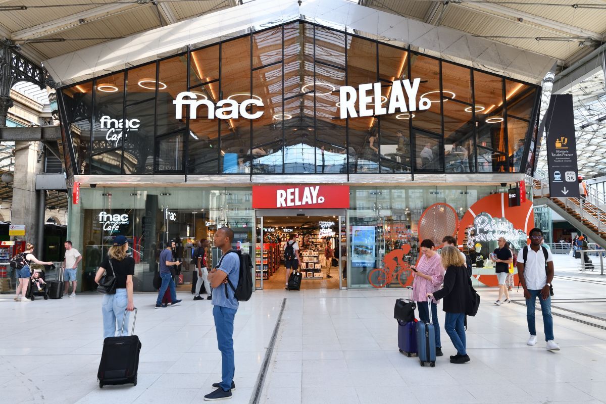 Dcouvrez en images le Fnac Caf inaugur au Relay de la gare du Nord,   Paris