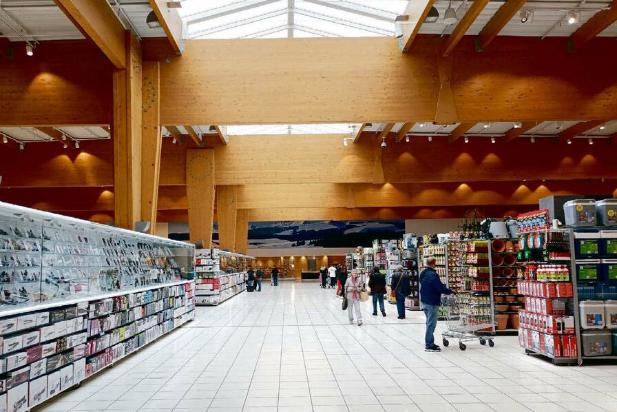 E.Leclerc La Pardieu :  Clermont-Ferrand, le "magasin-pure" qui bannit  tout affichage