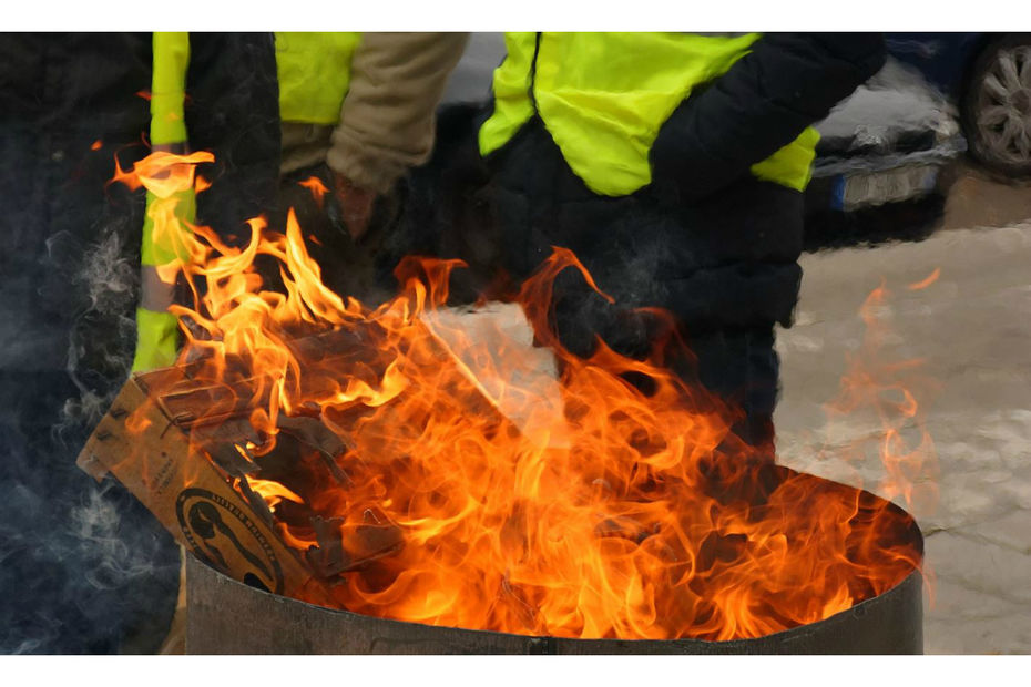 Gilets Jaunes Le Black Friday En Centres