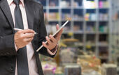 Expérience client post-Covid-19 : comment donner le pouvoir aux équipes en magasin ? 
