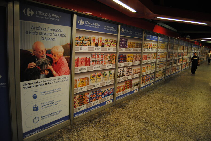 Découvrez le magasin virtuel de Carrefour dans le métro milanais