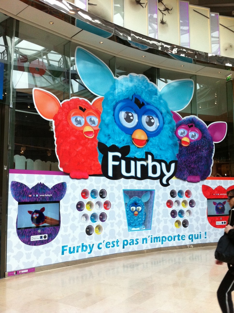 Furby violet par Hasbro - fonctionnel, boîte d'origine en français