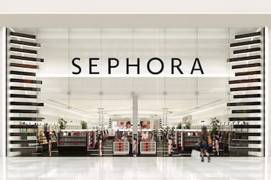 Sephora : un mascara vendu toutes les 10 secondes, 1 milliard d’euros de CA… Le carton de sa marque propre porte la croissance de l’enseigne